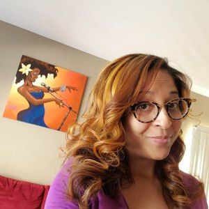 Meet your Posher, Adrienne